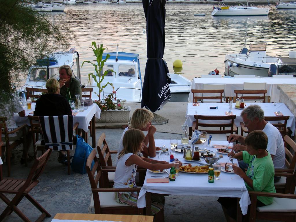 Hotel Maestral Prvić Luka Εξωτερικό φωτογραφία